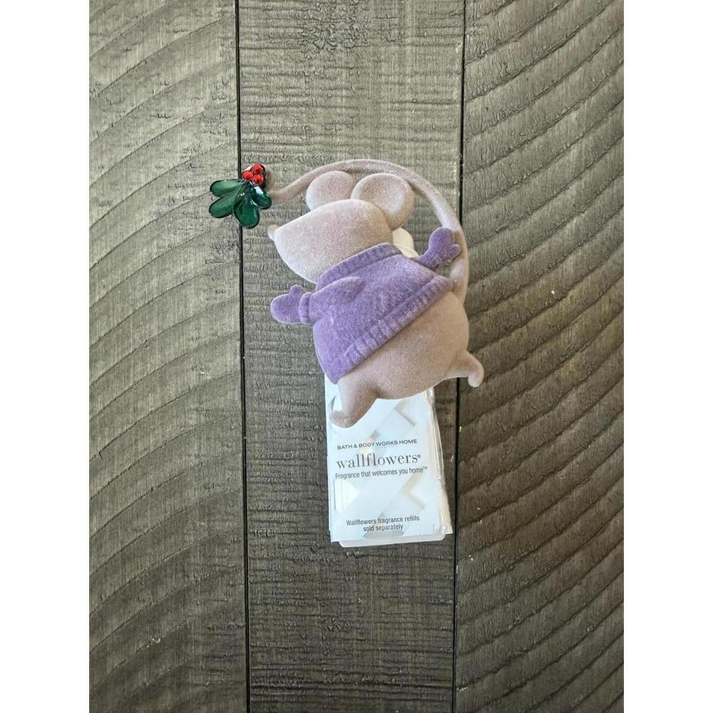 Bath & Body Works Wallflowers plug in- Holiday Mouse